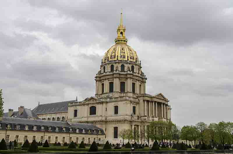 73 - Francia - Paris - iglesia del Dome y tumba de Napoleon.jpg